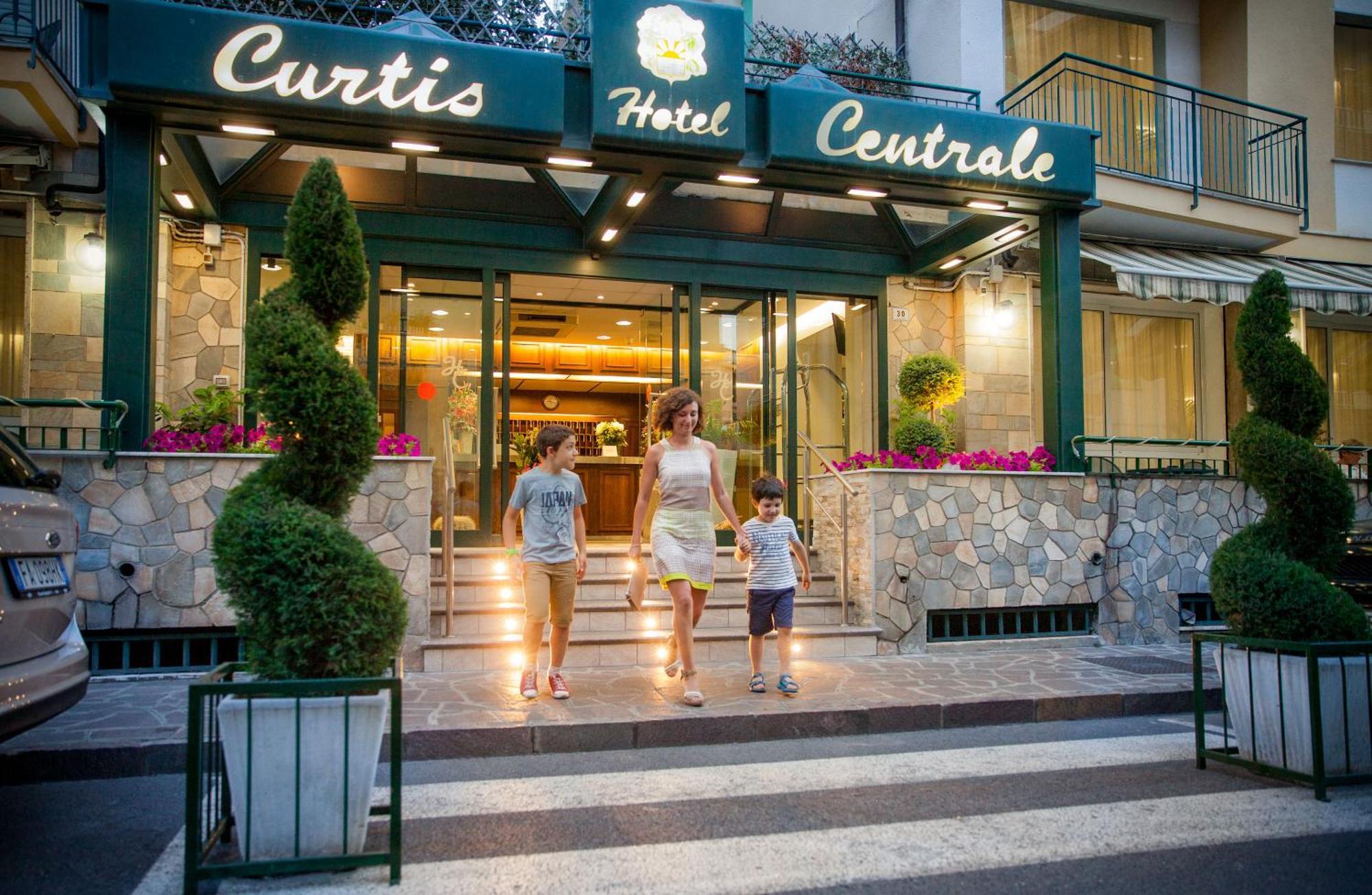 Hotel Curtis Centrale Alassio Luaran gambar