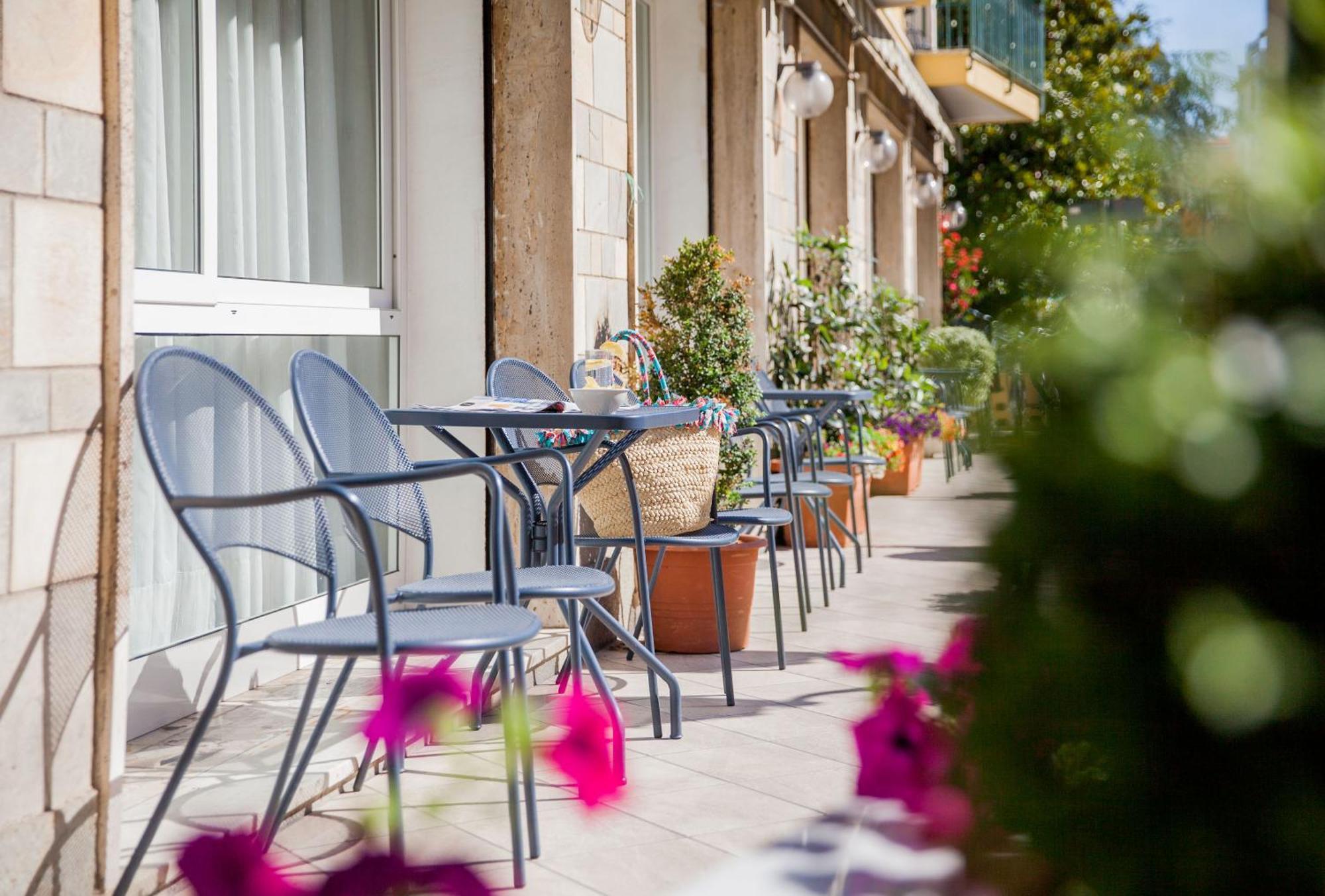 Hotel Curtis Centrale Alassio Luaran gambar