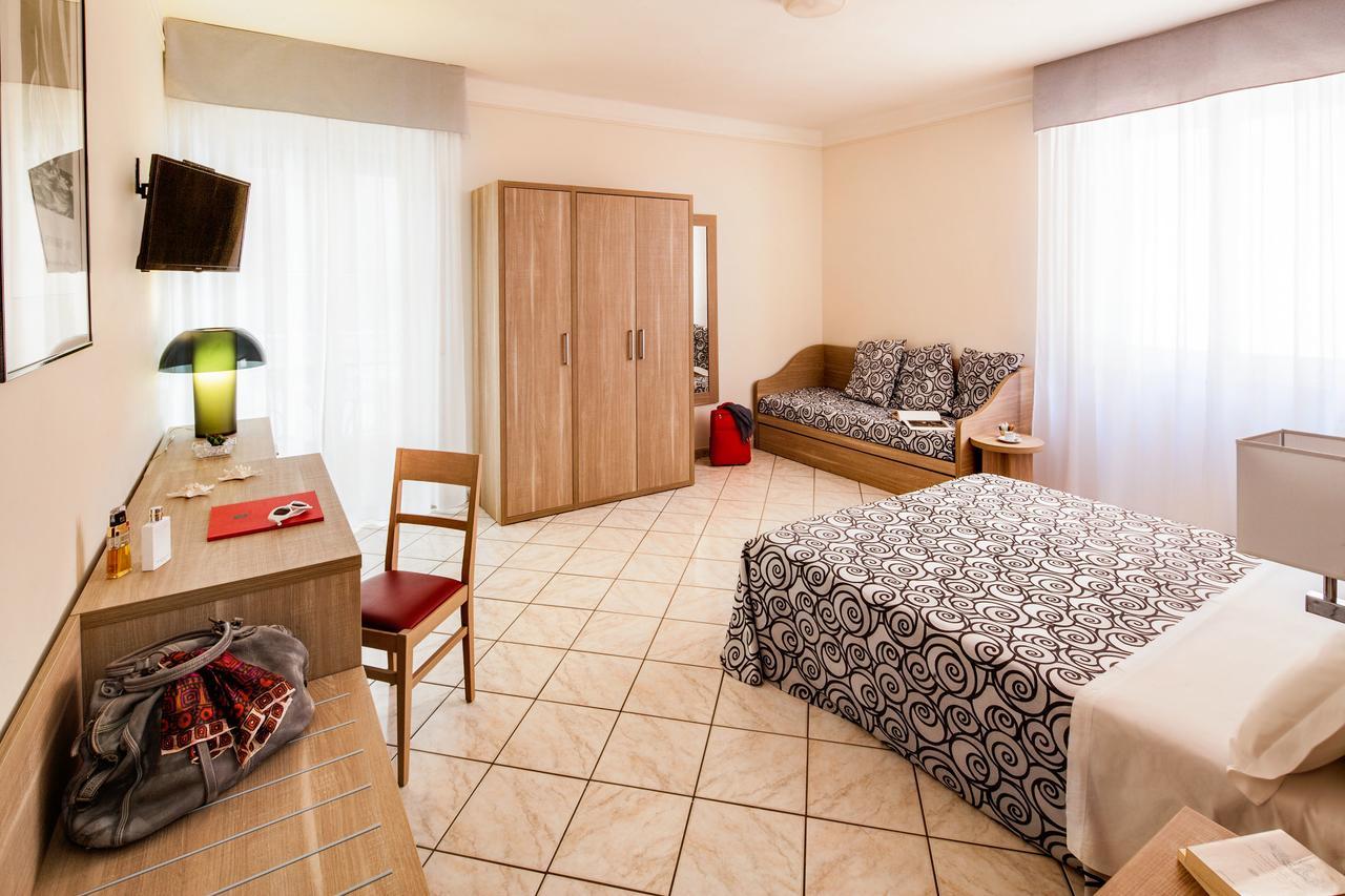 Hotel Curtis Centrale Alassio Luaran gambar