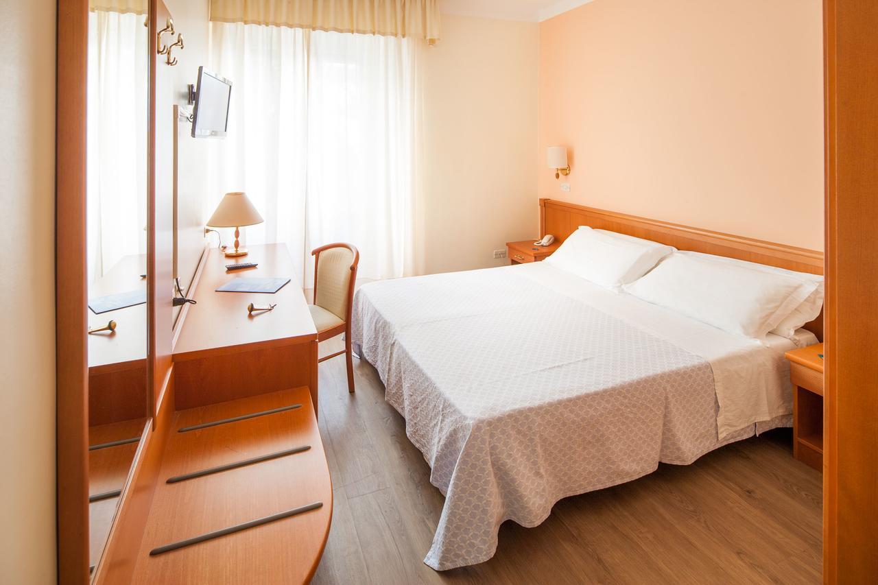 Hotel Curtis Centrale Alassio Luaran gambar